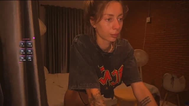 Gallery image thumbnail from A_r_t's myfreecams stream on, 06/12/2025, 15:20 image 4 of 20