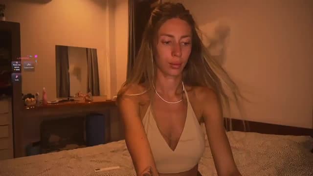 Gallery image thumbnail from A_r_t's myfreecams stream on, 06/13/2025, 14:46 image 17 of 20