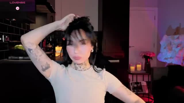 Gallery image thumbnail from Alice's myfreecams stream on, 12/30/2025, 10:06 image 7 of 20