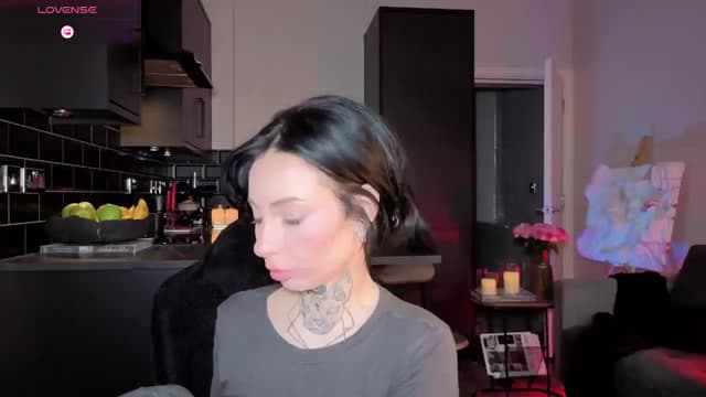 Gallery image thumbnail from Alice's myfreecams stream on, 12/30/2025, 11:42 image 6 of 20