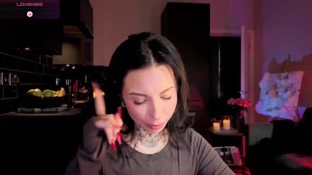 Gallery image thumbnail from Alice's myfreecams stream on, 12/30/2025, 13:11 image 13 of 20