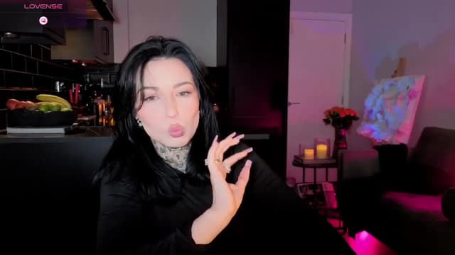 Gallery image thumbnail from Alice's myfreecams stream on, 01/18/2026, 19:27 image 12 of 20