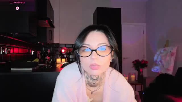 Gallery image thumbnail from Alice's myfreecams stream on, 01/26/2026, 24:00 image 19 of 20