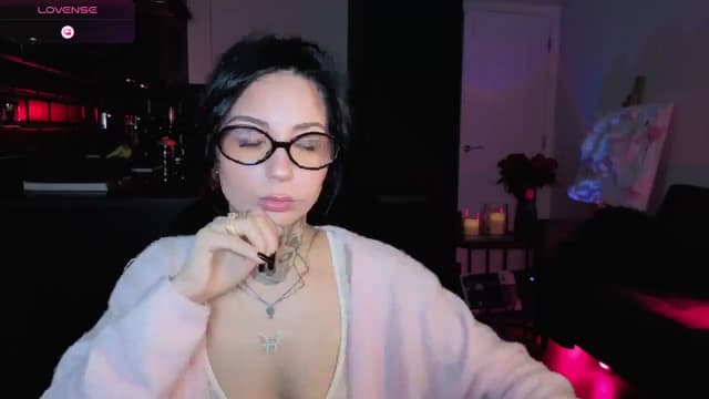 Gallery image thumbnail from Alice's myfreecams stream on, 01/26/2026, 24:52 image 10 of 20