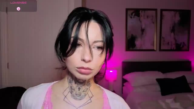 Gallery image thumbnail from Alice's myfreecams stream on, 02/15/2026, 21:20 image 4 of 20