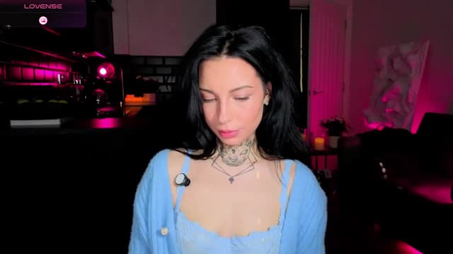 Gallery image thumbnail from Alice's myfreecams stream on, 04/07/2026, 07:49 image 4 of 20