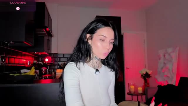 Gallery image thumbnail from Alice's myfreecams stream on, 04/09/2026, 14:57 image 16 of 20