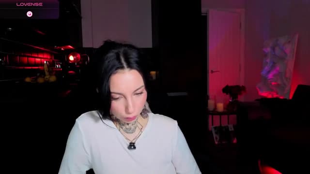 Gallery image thumbnail from Alice's myfreecams stream on, 04/19/2026, 15:20 image 15 of 20