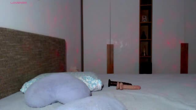 Gallery image thumbnail from Alli_'s myfreecams stream on, 07/27/2026, 12:10 image 8 of 20