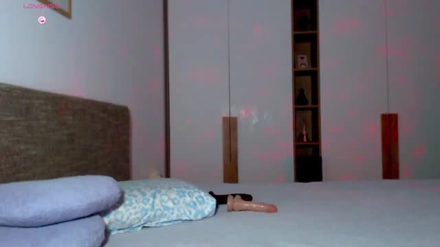 Gallery image thumbnail from Alli_'s myfreecams stream on, 07/31/2026, 11:55 image 8 of 20