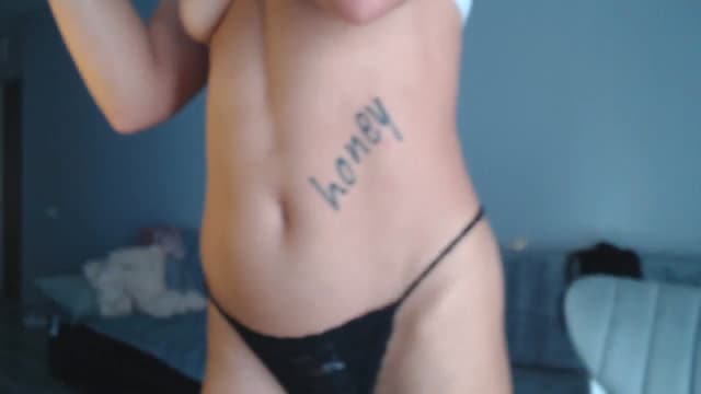 Gallery image thumbnail from Ameli's myfreecams stream on, 01/28/2025, 10:57 image 19 of 20