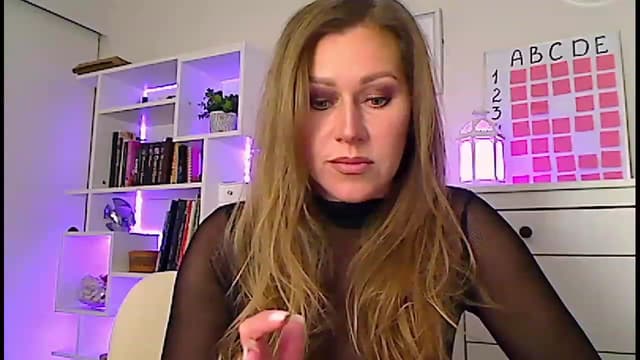 Gallery image thumbnail from Amiri's myfreecams stream on, 02/12/2023, 03:16 image 9 of 20