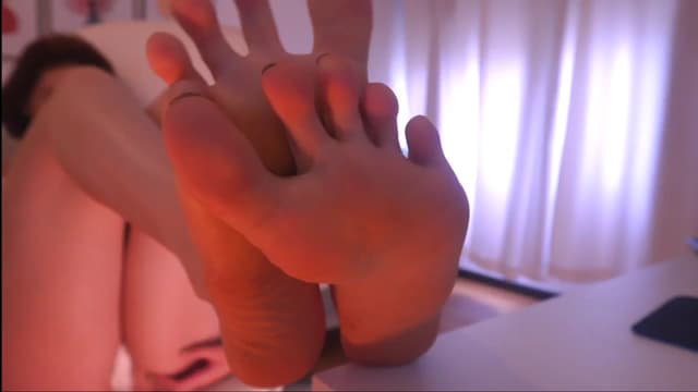 Gallery image thumbnail from Anah_'s myfreecams stream on, 04/08/2025, 16:42 image 6 of 20