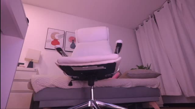 Gallery image thumbnail from Anah_'s myfreecams stream on, 04/14/2025, 03:01 image 4 of 20