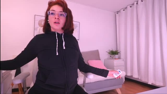 Gallery image thumbnail from Anah_'s myfreecams stream on, 05/18/2025, 02:00 image 5 of 20