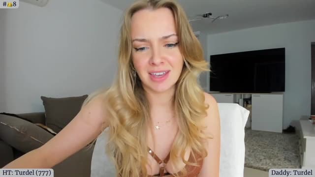 Gallery image thumbnail from Angie's myfreecams stream on, 03/28/2023, 04:27 image 3 of 20