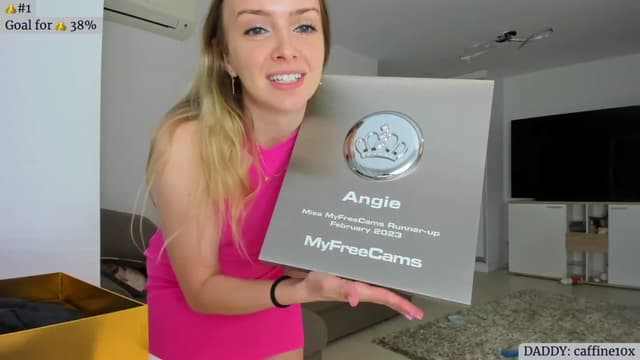 Gallery image thumbnail from Angie's myfreecams stream on, 04/12/2023, 02:42 image 17 of 20