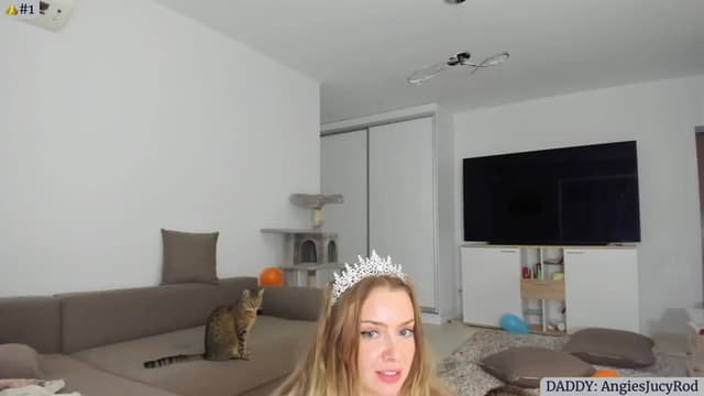 Gallery image thumbnail from Angie's myfreecams stream on, 06/01/2023, 07:41 image 9 of 20