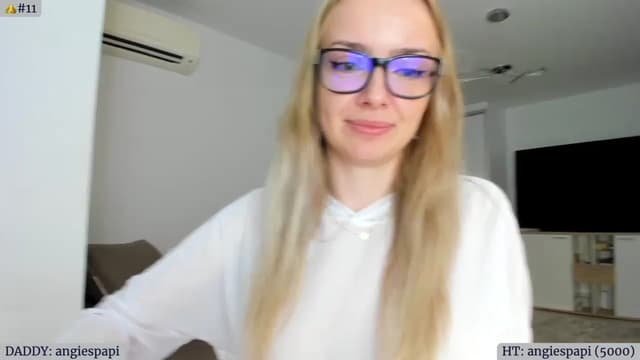 Gallery image thumbnail from Angie's myfreecams stream on, 07/31/2023, 06:08 image 10 of 20