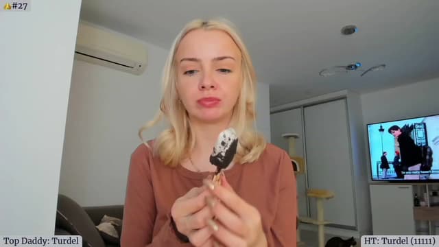 Gallery image thumbnail from Angie's myfreecams stream on, 12/01/2023, 05:43 image 19 of 20