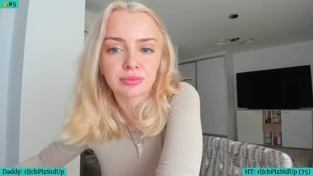 Gallery image thumbnail from Angie's myfreecams stream on, 12/28/2023, 03:48 image 11 of 20