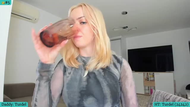 Gallery image thumbnail from Angie's myfreecams stream on, 01/01/2024, 08:04 image 15 of 20