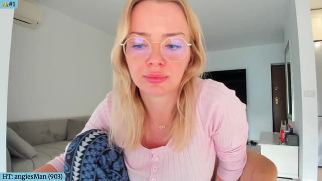 Gallery image thumbnail from Angie's myfreecams stream on, 06/20/2025, 04:40 image 17 of 20