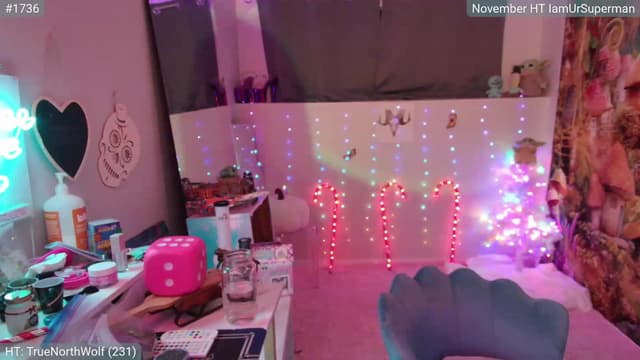 Gallery image thumbnail from April's myfreecams stream on, 12/01/2023, 07:25 image 11 of 20