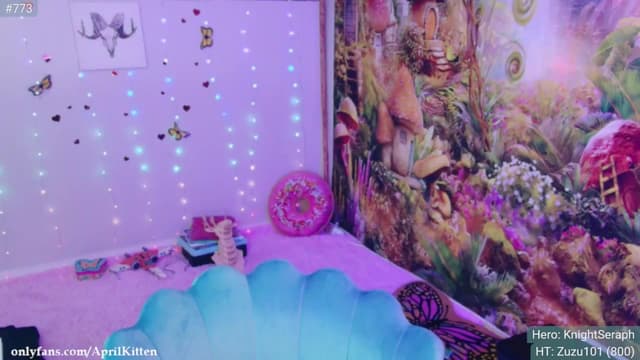 Gallery image thumbnail from April's myfreecams stream on, 03/24/2024, 05:30 image 11 of 20