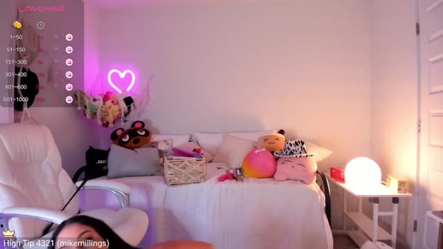 Gallery image thumbnail from Ari2b's myfreecams stream on, 06/12/2024, 06:07 image 16 of 20