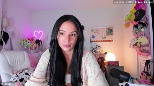 Gallery image thumbnail from Ari2b's myfreecams stream on, 10/21/2024, 06:24 image 19 of 20