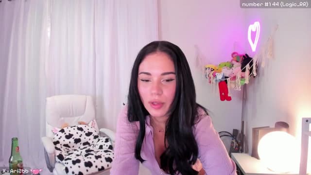 Gallery image thumbnail from Ari2b's myfreecams stream on, 01/14/2025, 06:11 image 5 of 20