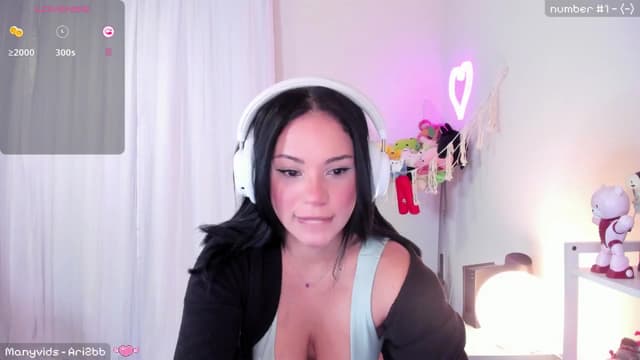 Gallery image thumbnail from Ari2b's myfreecams stream on, 01/31/2025, 04:48 image 15 of 20