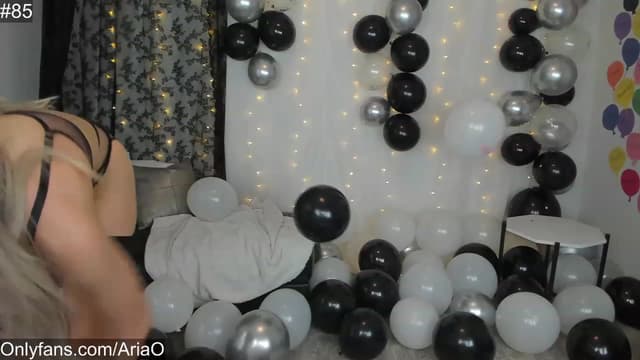 Gallery image thumbnail from AriaO's myfreecams stream on, 06/10/2023, 01:57 image 8 of 20