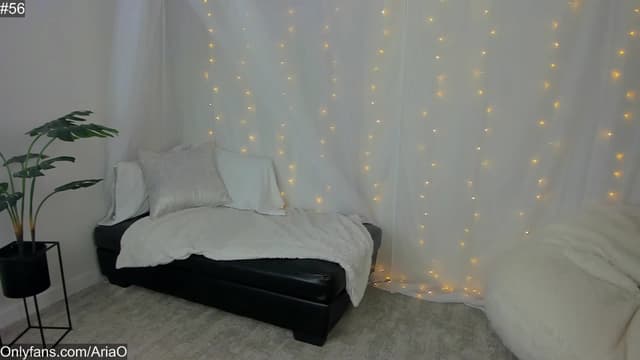 Gallery image thumbnail from AriaO's myfreecams stream on, 06/17/2023, 01:42 image 17 of 20