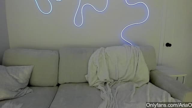 Gallery image thumbnail from AriaO's myfreecams stream on, 10/14/2023, 03:09 image 8 of 20