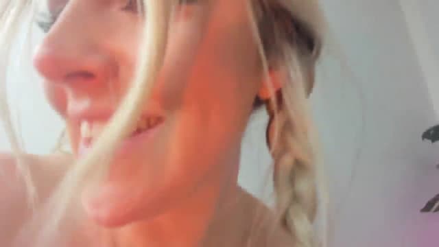 Gallery image thumbnail from AriaO's myfreecams stream on, 03/03/2024, 04:37 image 15 of 20