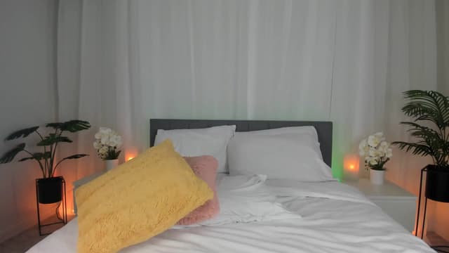 Gallery image thumbnail from AriaO's myfreecams stream on, 03/25/2024, 04:18 image 6 of 20