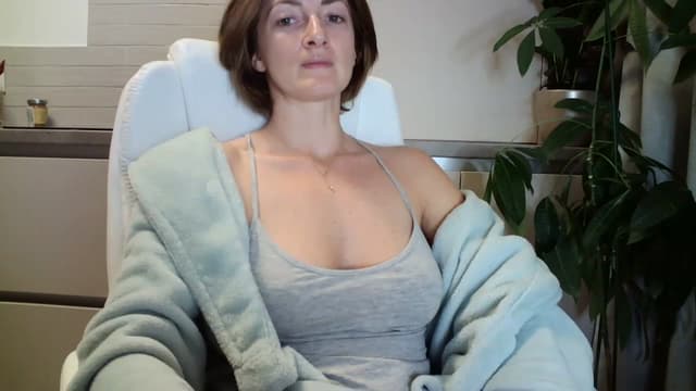 Gallery image thumbnail from AryaS's myfreecams stream on, 12/01/2022, 18:20 image 11 of 20