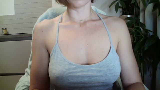 Gallery image thumbnail from AryaS's myfreecams stream on, 12/01/2022, 18:20 image 3 of 20