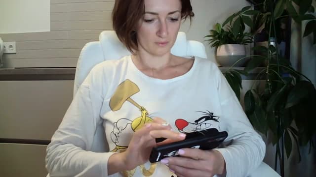 Gallery image thumbnail from AryaS's myfreecams stream on, 12/06/2022, 14:51 image 10 of 20