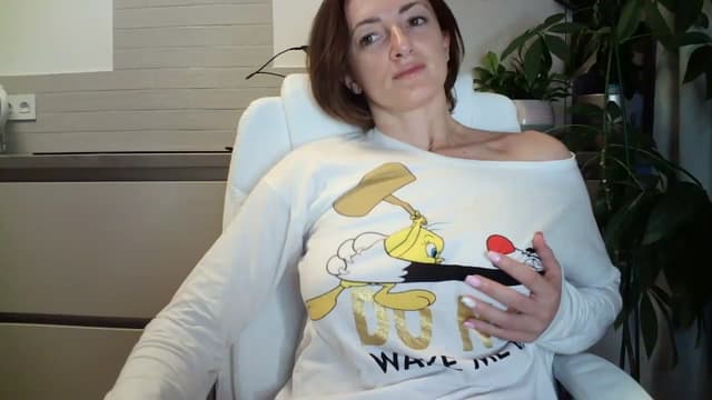 Gallery image thumbnail from AryaS's myfreecams stream on, 12/06/2022, 14:51 image 12 of 20