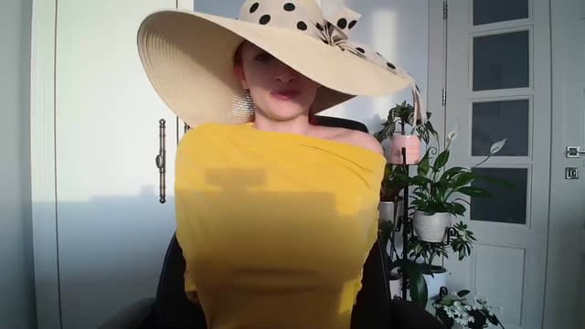 Gallery image thumbnail from AryaS's myfreecams stream on, 04/07/2024, 17:34 image 4 of 20