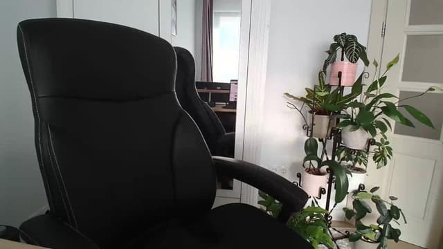 Gallery image thumbnail from AryaS's myfreecams stream on, 05/06/2024, 18:01 image 1 of 20