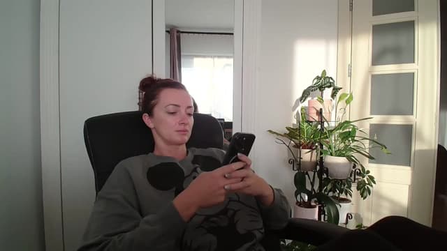 Gallery image thumbnail from AryaS's myfreecams stream on, 05/27/2024, 18:28 image 3 of 20
