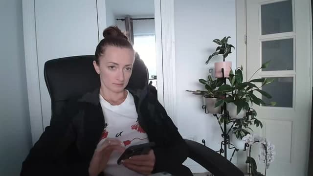 Gallery image thumbnail from AryaS's myfreecams stream on, 08/03/2024, 17:58 image 17 of 20