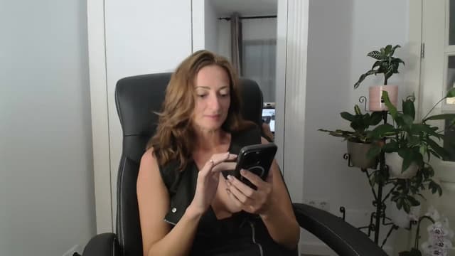 Gallery image thumbnail from AryaS's myfreecams stream on, 08/11/2024, 21:17 image 17 of 20