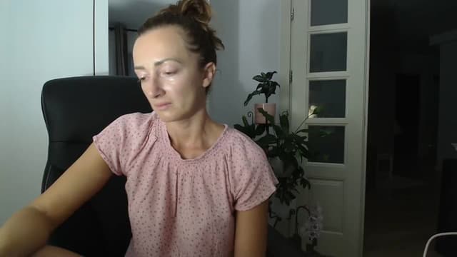 Gallery image thumbnail from AryaS's myfreecams stream on, 08/20/2024, 18:24 image 17 of 20