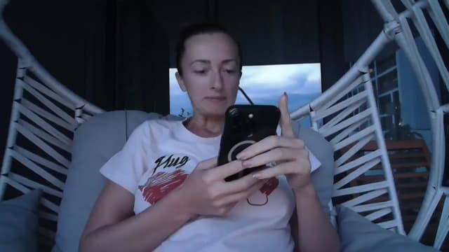 Gallery image thumbnail from AryaS's myfreecams stream on, 08/21/2024, 18:04 image 10 of 20