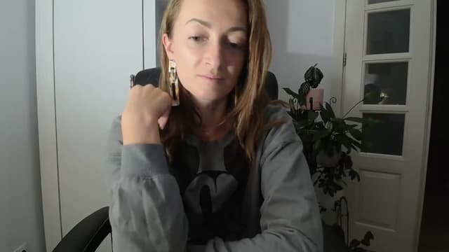 Gallery image thumbnail from AryaS's myfreecams stream on, 09/09/2024, 20:01 image 14 of 20
